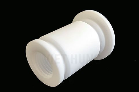 Threaded plastic connector