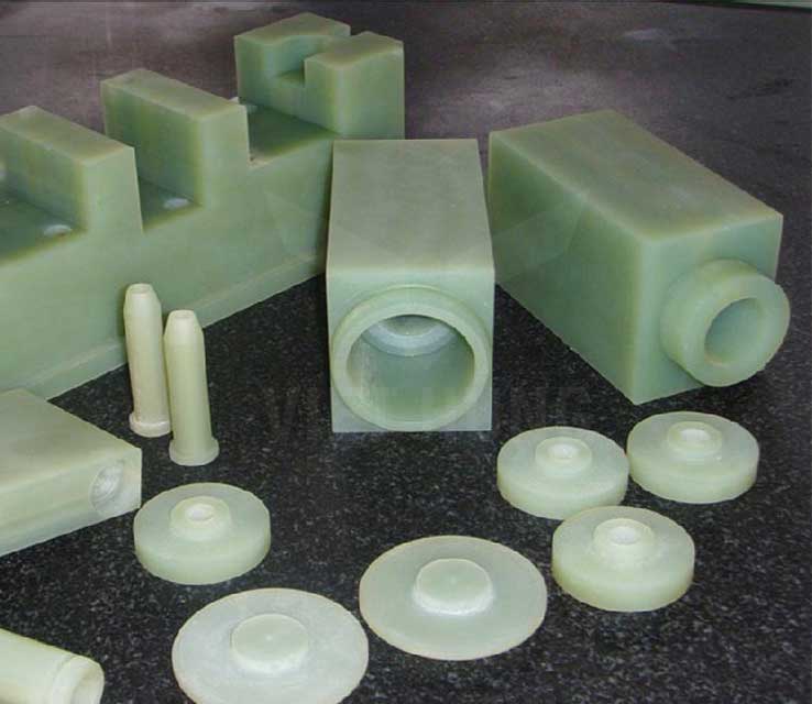Grinding plastic parts