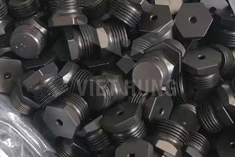 POM-Bolts-with-holes