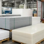 Các tấm nhựa HDPE và PP đùn ép chất lượng cao xếp pallet trong nhà máy Việt Hưng sẵn sàng đóng container gia công bể hóa chất.
